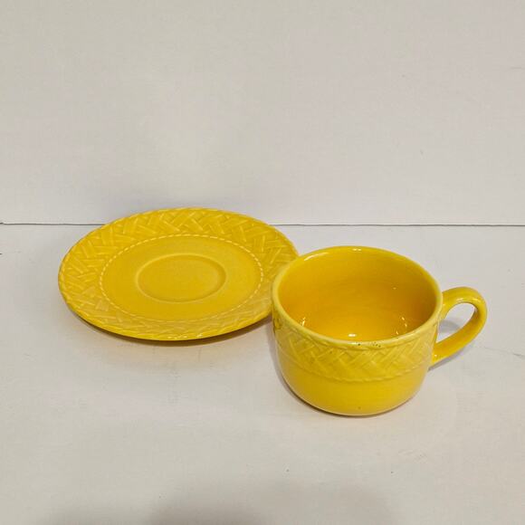 Fapodel, SA Canary Yellow Braided Pattern Cup & Saucer - Picture 4 of 7